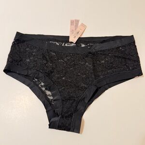 NWT Victoria's Secret black lace cheeky bikini panties size medium